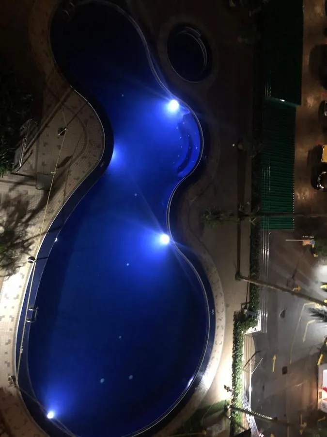 Beach Resort Home Stay Sri Sayang Apartment Batu Ferringhi 2Bedroom Malásia
